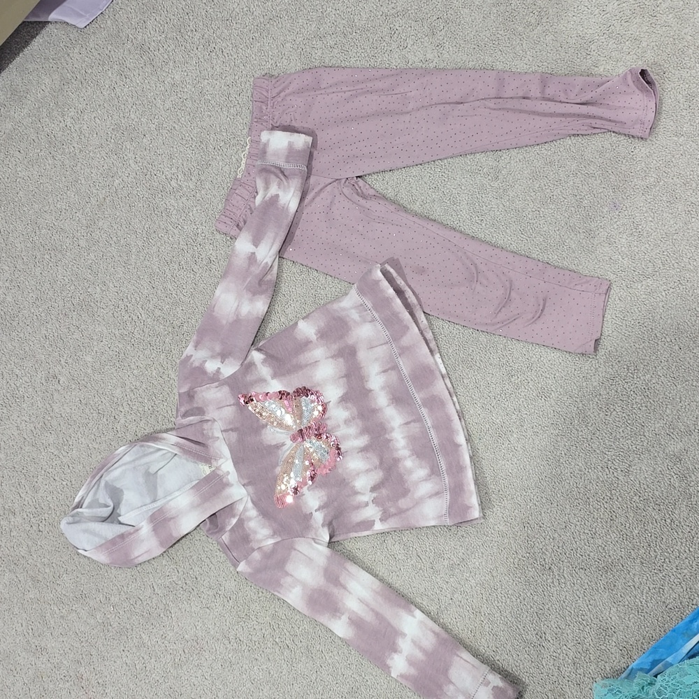 Girls set purple with raised butterfly